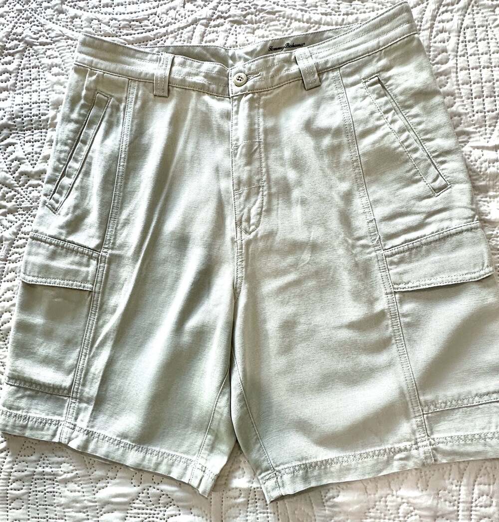 Tommy Bahama Ivory Cargo Pocket Shorts Men’s 33